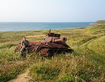 Танки ИС-2 на берегу Охотского моря