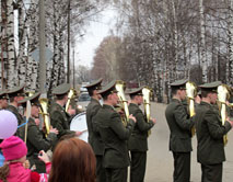 По главной улице с оркестром